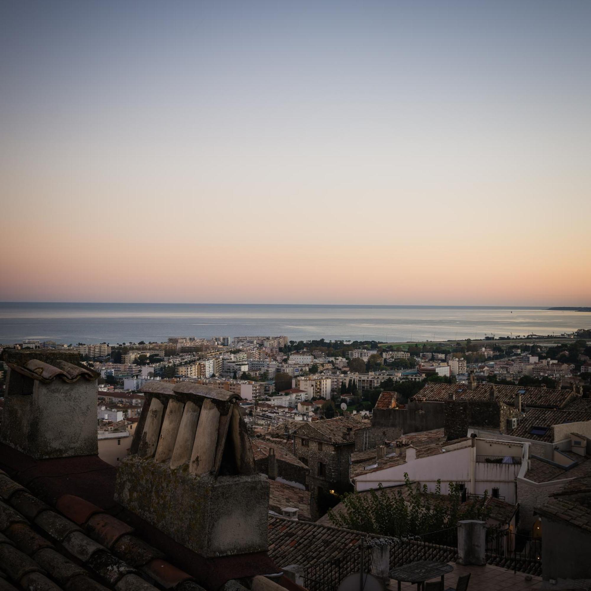 Bed and Breakfast Le Grimaldi Cagnes-sur-Mer Esterno foto